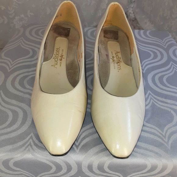 Auditions Creamy white color Size 10.5M heels - Picture 1 of 8